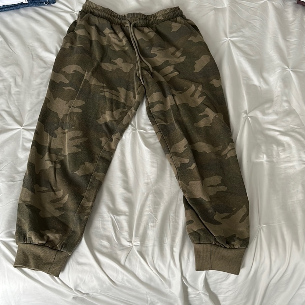 GARAGE Camo Joggers